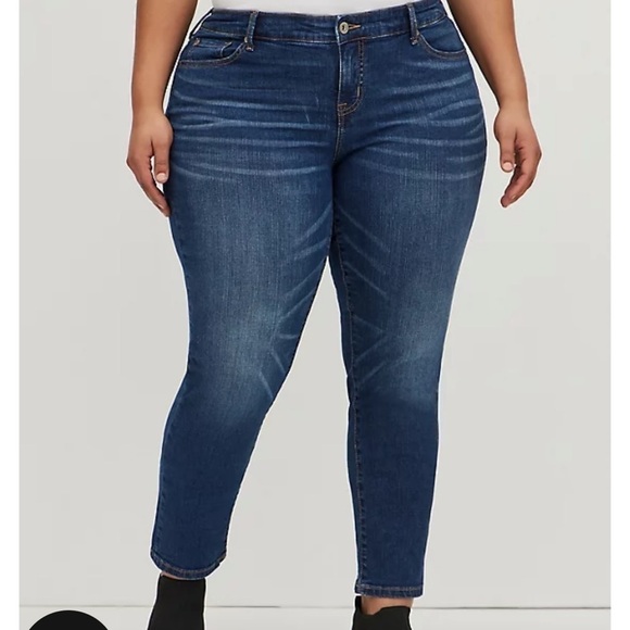 Torrid Boyfriend stretch jeans vintage stretch medium wash Sz 18 R - Picture 1 of 11
